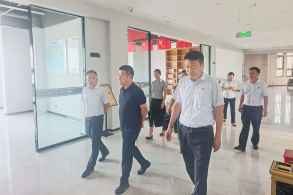 集團領(lǐng)導(dǎo)赴鼎誠物業(yè)公司調(diào)研指導(dǎo)...